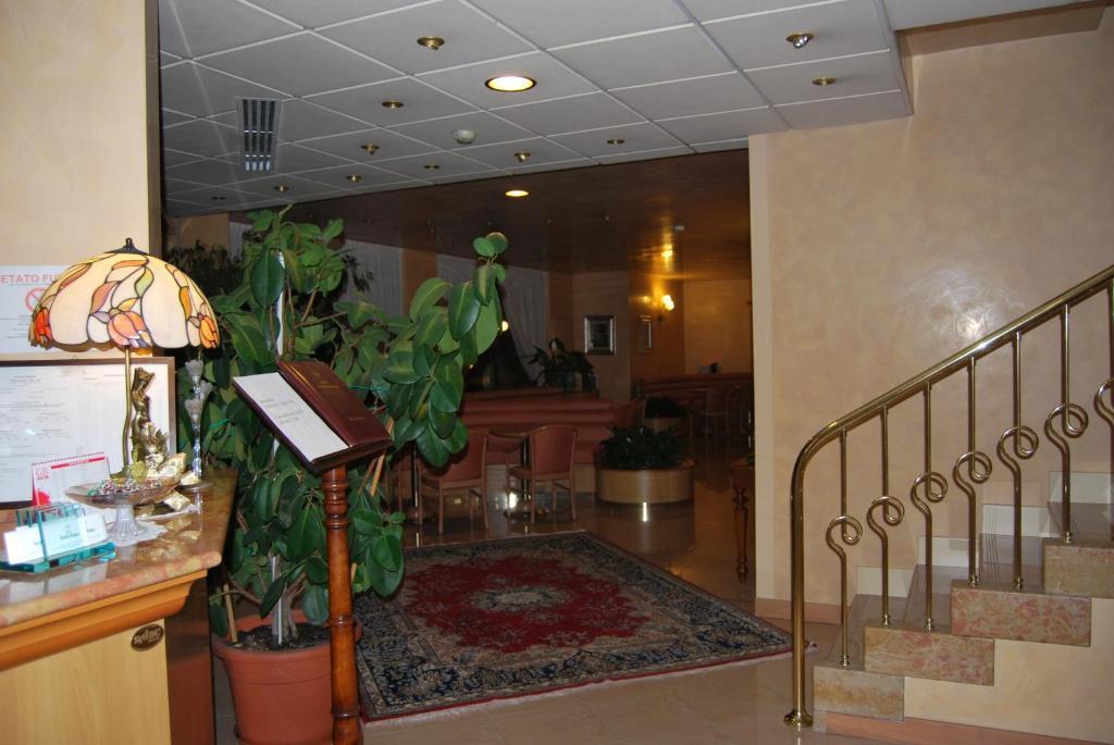 Hotel Vecchia Brianza Seveso Habitación foto