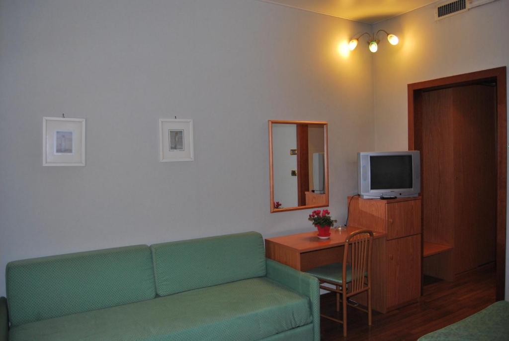 Hotel Vecchia Brianza Seveso Habitación foto